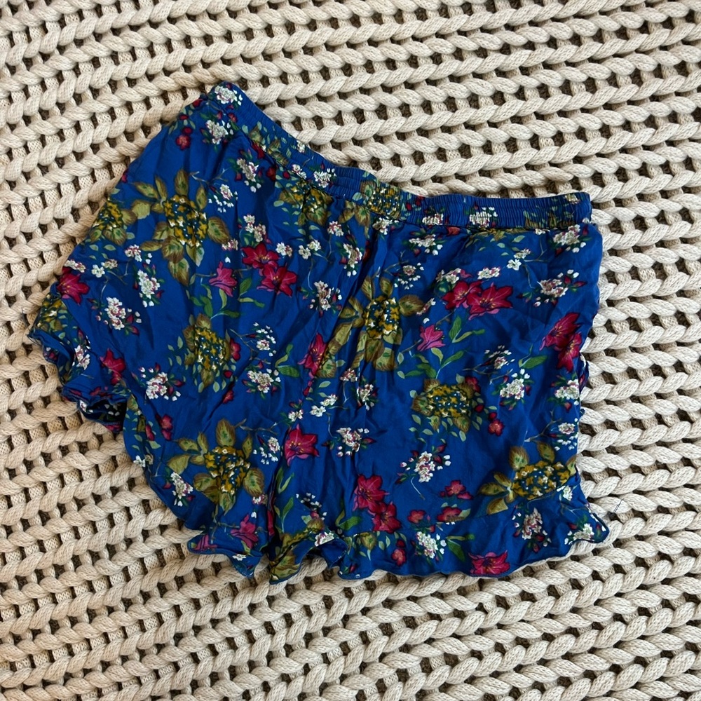 Mango Casual size medium women’s floral shorts with ruffles
